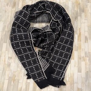 Canali Black and White Houndstooth Scarf